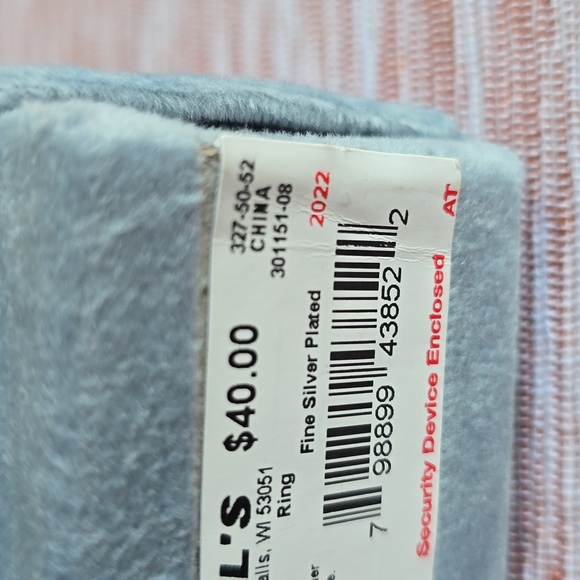 LUXE BRAND WOMEN'S FASHION JEWELRY SILVERTONE HEART RING SIZE 8 - Picture 7 of 8